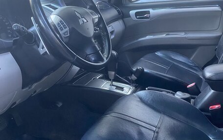 Mitsubishi Pajero Sport II рестайлинг, 2014 год, 1 800 000 рублей, 10 фотография
