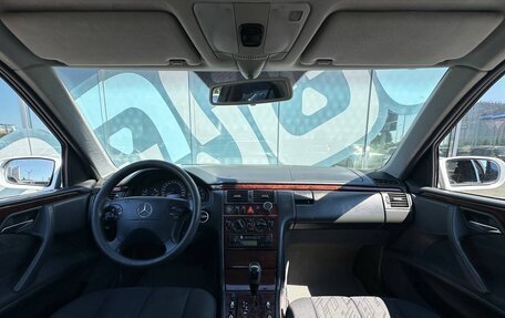 Mercedes-Benz E-Класс, 2000 год, 570 000 рублей, 2 фотография