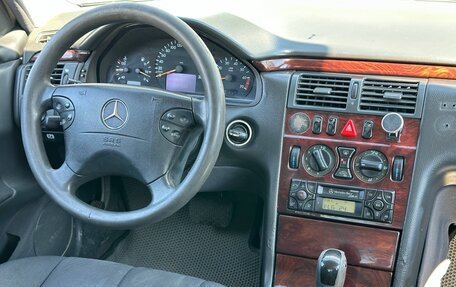 Mercedes-Benz E-Класс, 2000 год, 570 000 рублей, 10 фотография