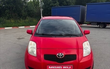 Toyota Yaris III рестайлинг, 2007 год, 300 000 рублей, 6 фотография