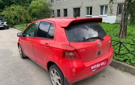 Toyota Yaris III рестайлинг, 2007 год, 300 000 рублей, 14 фотография