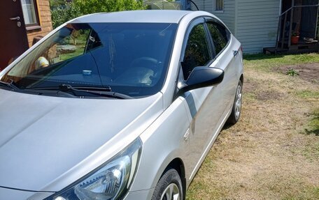 Hyundai Solaris II рестайлинг, 2011 год, 780 000 рублей, 6 фотография