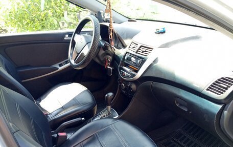 Hyundai Solaris II рестайлинг, 2011 год, 780 000 рублей, 11 фотография