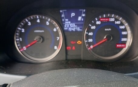 Hyundai Solaris II рестайлинг, 2011 год, 780 000 рублей, 17 фотография