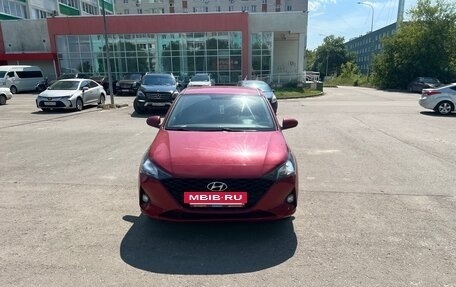 Hyundai Solaris II рестайлинг, 2021 год, 1 300 000 рублей, 5 фотография
