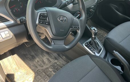 Hyundai Solaris II рестайлинг, 2021 год, 1 300 000 рублей, 16 фотография