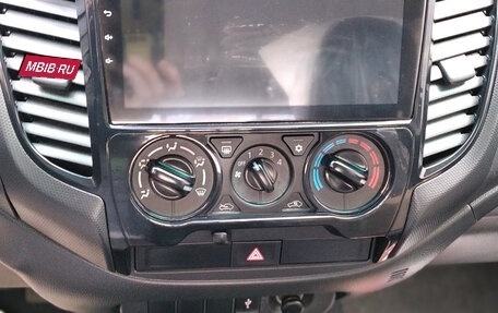 Mitsubishi L200 IV рестайлинг, 2022 год, 3 450 000 рублей, 8 фотография