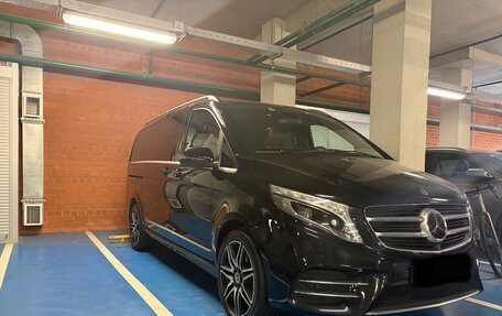 Mercedes-Benz V-Класс, 2018 год, 5 500 000 рублей, 3 фотография