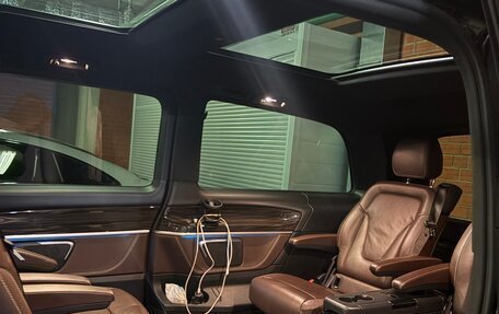 Mercedes-Benz V-Класс, 2018 год, 5 500 000 рублей, 10 фотография