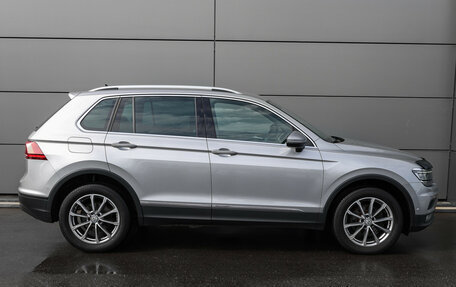 Volkswagen Tiguan II, 2018 год, 2 862 000 рублей, 5 фотография