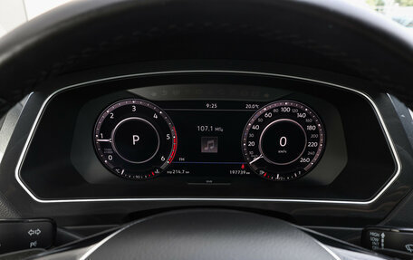 Volkswagen Tiguan II, 2018 год, 2 862 000 рублей, 12 фотография