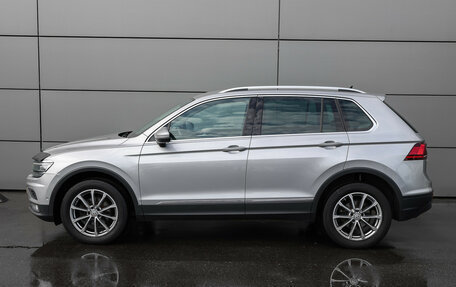 Volkswagen Tiguan II, 2018 год, 2 862 000 рублей, 8 фотография