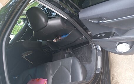 Toyota Camry, 2018 год, 2 300 000 рублей, 6 фотография