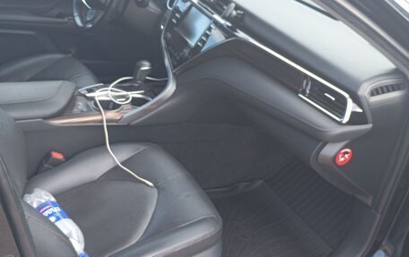 Toyota Camry, 2018 год, 2 300 000 рублей, 11 фотография