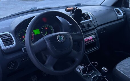 Skoda Fabia II, 2009 год, 450 000 рублей, 2 фотография