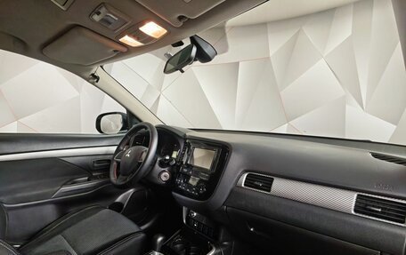 Mitsubishi Outlander III рестайлинг 3, 2017 год, 1 420 000 рублей, 13 фотография