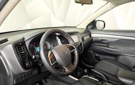 Mitsubishi Outlander III рестайлинг 3, 2017 год, 1 420 000 рублей, 19 фотография