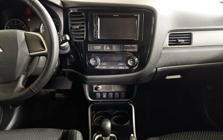Mitsubishi Outlander III рестайлинг 3, 2017 год, 1 420 000 рублей, 15 фотография
