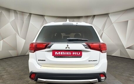 Mitsubishi Outlander III рестайлинг 3, 2017 год, 1 420 000 рублей, 8 фотография