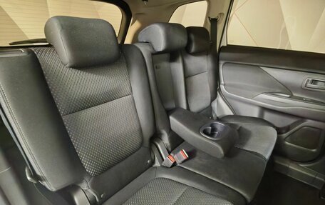 Mitsubishi Outlander III рестайлинг 3, 2017 год, 1 420 000 рублей, 17 фотография