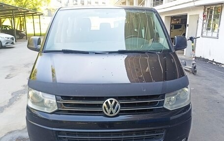 Volkswagen Caravelle T5, 2013 год, 2 000 000 рублей, 1 фотография