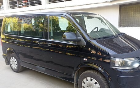 Volkswagen Caravelle T5, 2013 год, 2 000 000 рублей, 2 фотография