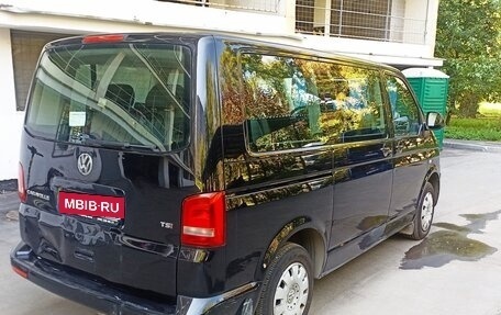 Volkswagen Caravelle T5, 2013 год, 2 000 000 рублей, 3 фотография
