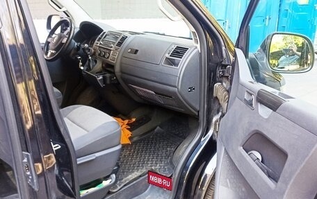 Volkswagen Caravelle T5, 2013 год, 2 000 000 рублей, 16 фотография