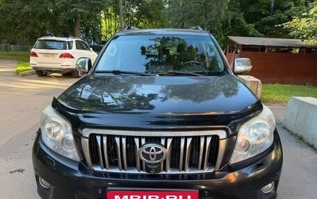 Toyota Land Cruiser Prado 150 рестайлинг 2, 2011 год, 2 200 000 рублей, 2 фотография