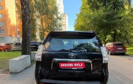 Toyota Land Cruiser Prado 150 рестайлинг 2, 2011 год, 2 200 000 рублей, 6 фотография