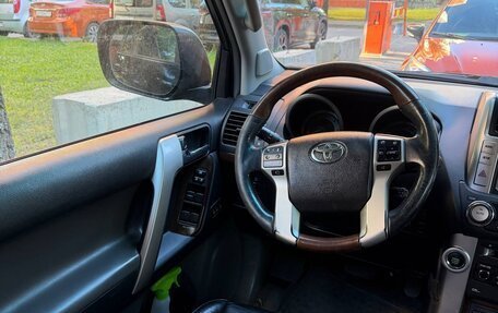 Toyota Land Cruiser Prado 150 рестайлинг 2, 2011 год, 2 200 000 рублей, 10 фотография