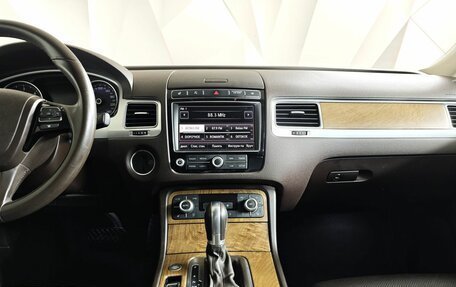 Volkswagen Touareg III, 2015 год, 3 235 000 рублей, 15 фотография