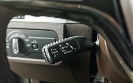 Volkswagen Touareg III, 2015 год, 3 235 000 рублей, 23 фотография