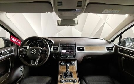 Volkswagen Touareg III, 2015 год, 3 235 000 рублей, 14 фотография