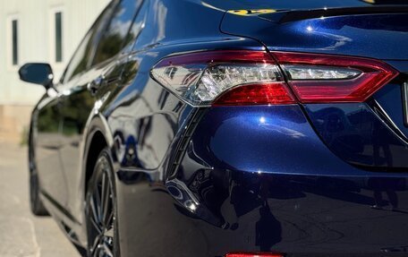 Toyota Camry, 2020 год, 3 200 000 рублей, 10 фотография