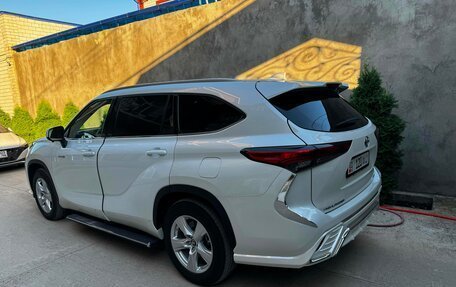 Toyota Highlander, 2023 год, 3 700 000 рублей, 8 фотография