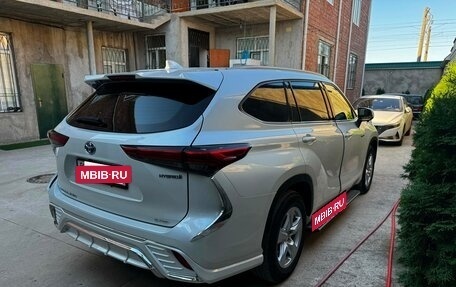 Toyota Highlander, 2023 год, 3 700 000 рублей, 7 фотография