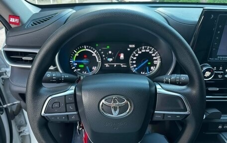 Toyota Highlander, 2023 год, 3 700 000 рублей, 9 фотография
