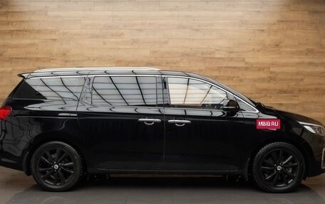 KIA Carnival III, 2019 год, 2 850 000 рублей, 4 фотография