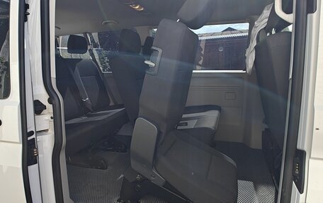 Volkswagen Caravelle T6 рестайлинг, 2019 год, 2 700 000 рублей, 3 фотография