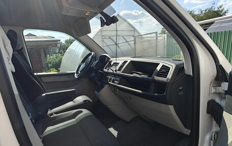 Volkswagen Caravelle T6 рестайлинг, 2019 год, 2 700 000 рублей, 7 фотография