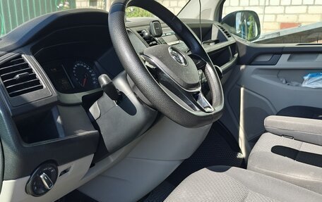 Volkswagen Caravelle T6 рестайлинг, 2019 год, 2 700 000 рублей, 19 фотография