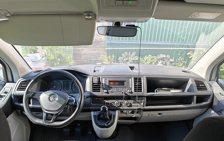 Volkswagen Caravelle T6 рестайлинг, 2019 год, 2 700 000 рублей, 21 фотография