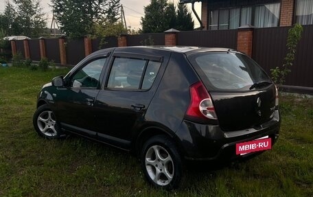 Renault Sandero I, 2010 год, 380 000 рублей, 2 фотография