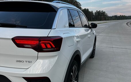 Volkswagen T-Roc I, 2022 год, 2 500 000 рублей, 9 фотография