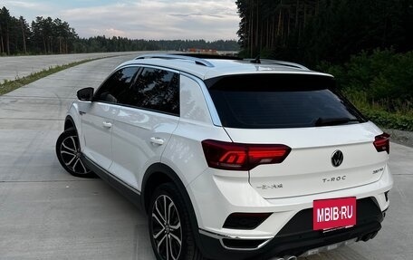 Volkswagen T-Roc I, 2022 год, 2 500 000 рублей, 7 фотография