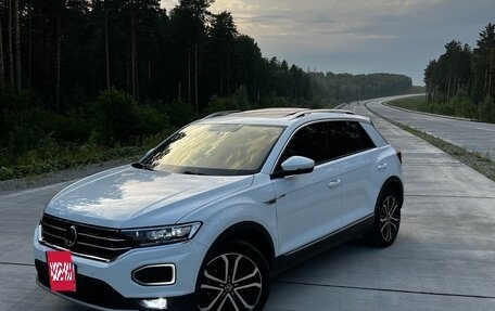 Volkswagen T-Roc I, 2022 год, 2 500 000 рублей, 4 фотография