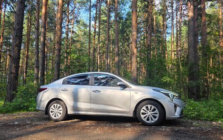 KIA Rio IV, 2021 год, 1 489 000 рублей, 9 фотография