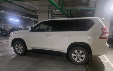Toyota Land Cruiser Prado 150 рестайлинг 2, 2014 год, 3 650 000 рублей, 2 фотография