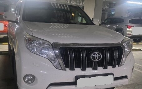 Toyota Land Cruiser Prado 150 рестайлинг 2, 2014 год, 3 650 000 рублей, 3 фотография